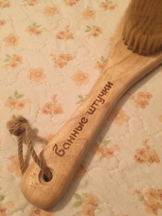 Щетка для одежды и душа