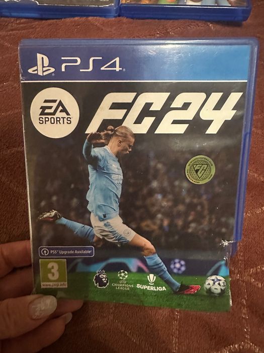 playstation 4 cu jocuri si manete + câsti .