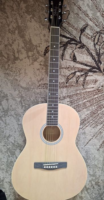 Chitară acustică