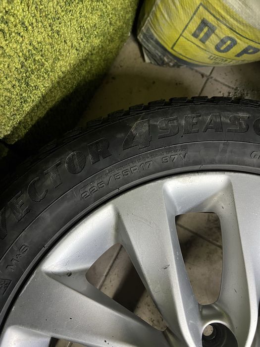 Продам диски с резиной на 17 от Киа Оптима