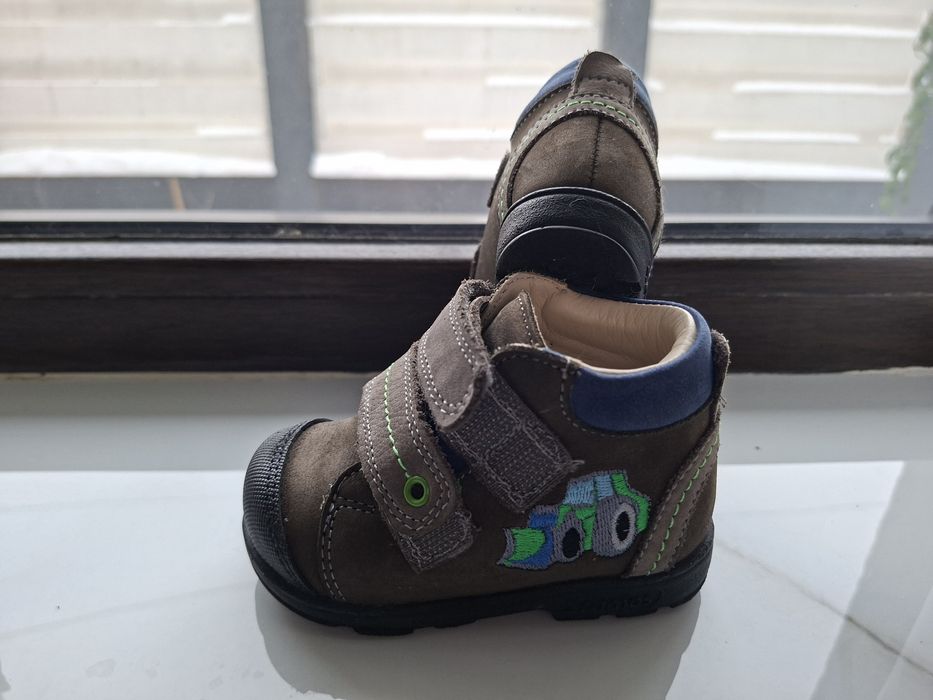 Pantofi   zamos  de piele