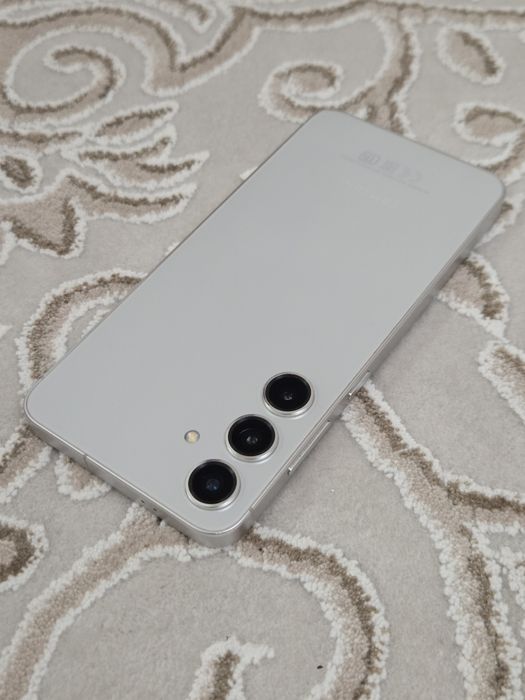 Samsung S24+ plus 256 gb white