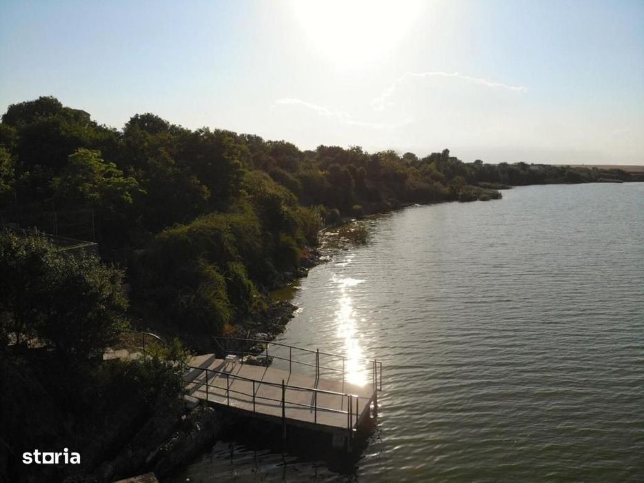 Afacere La Cheie - Complex Turistic Pe Malul Lacului - Ponton Privat