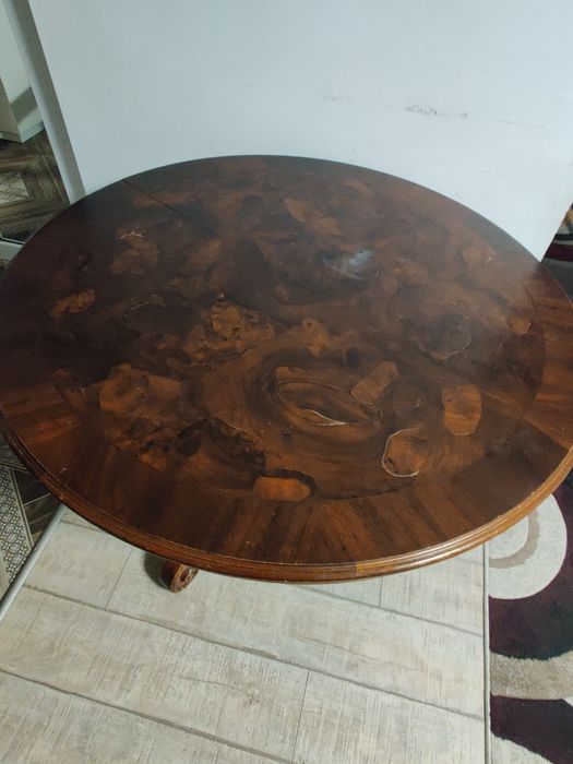 Masa rotunda vintage