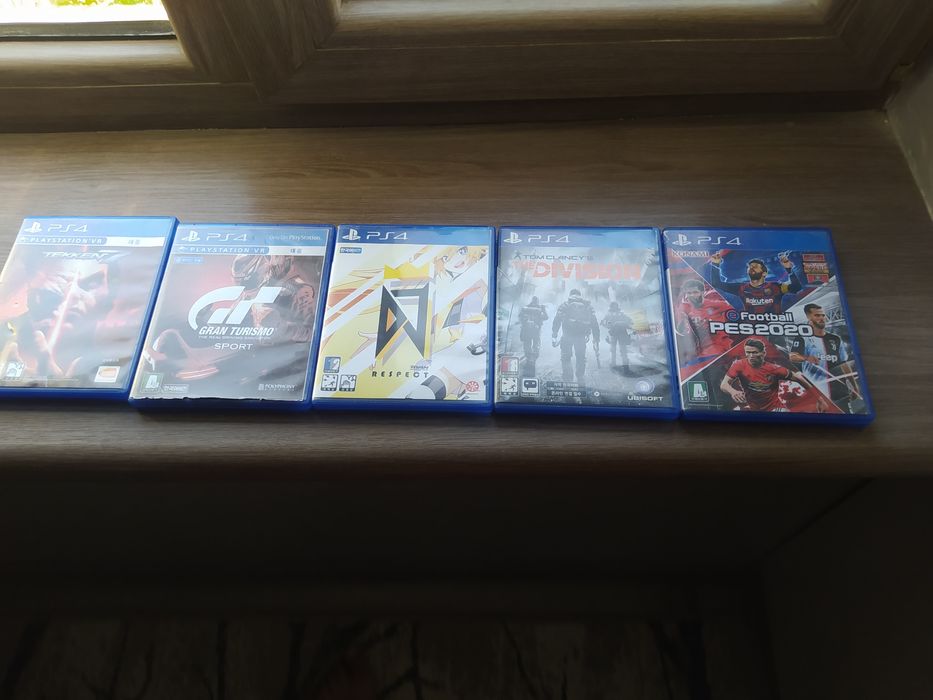 Playstation 4 ,пс 4 с дисками для Playstation 4 в прибавку!!!