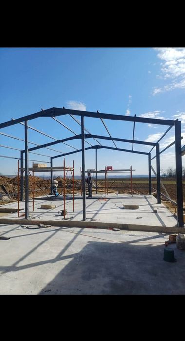 Vand hale pe structura metalica lucrăm fără avans