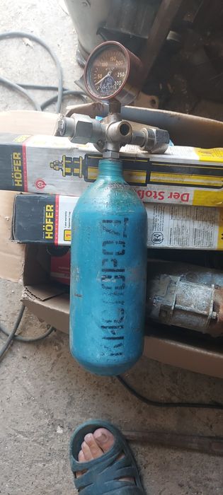 Кислородный баллон.