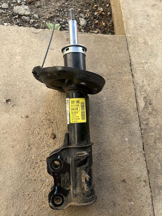 Стойка шевроле трекер 2014