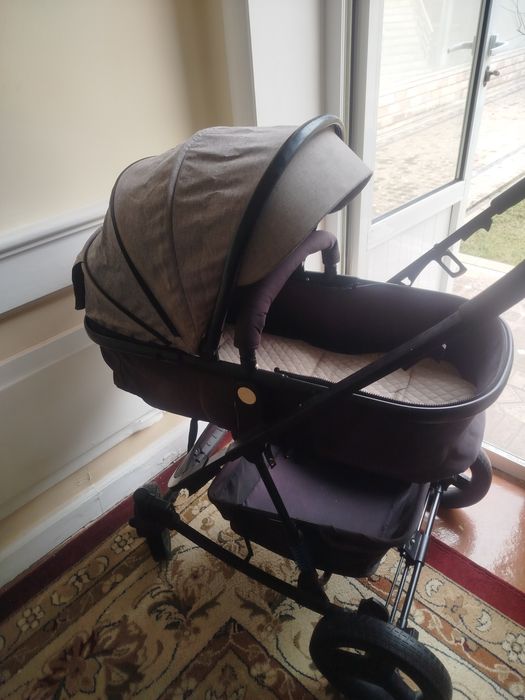 Коляска холати яхши кам ишлатилган