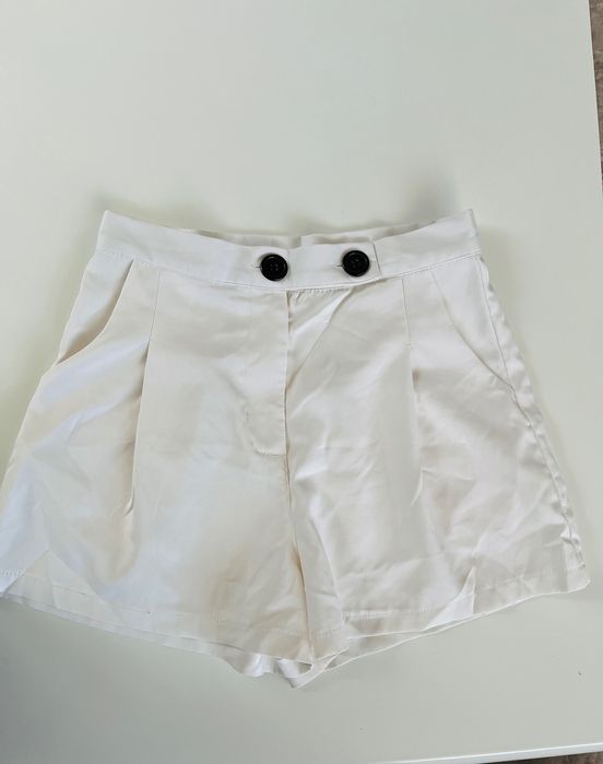 Комплект къси панталонки с елек