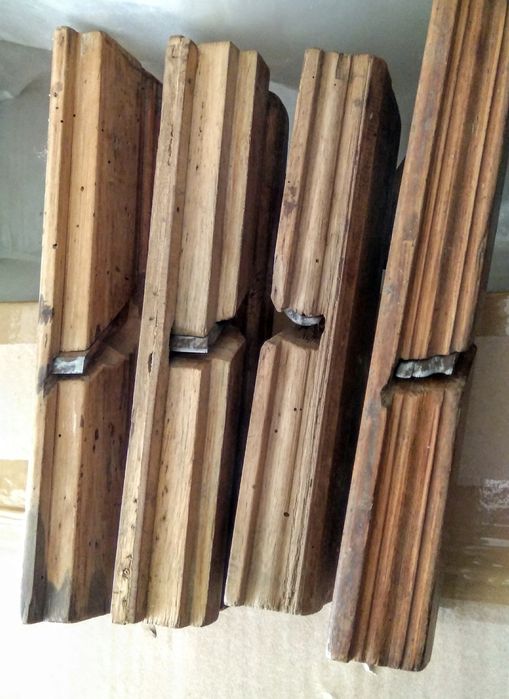 Продавам дърводелски тезгях, и профилни  рендета.