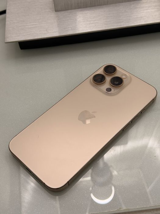 IPhone 16 Pro Max 256 GB в отличном состоянии