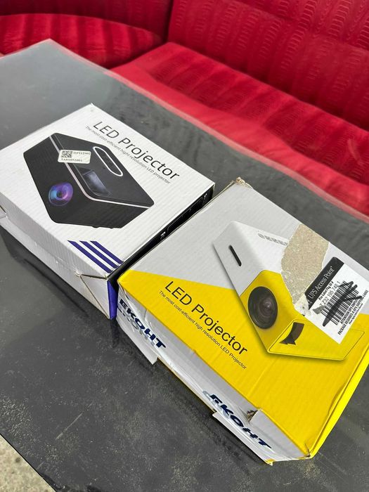 ЛЕД прожектори – 2 броя, 40€