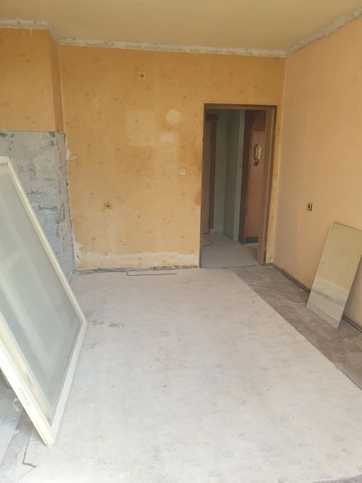 Продава се Двустаен апартамент в Горна Оряховица - 68 кв.м за 1200 €/кв.м - Снимка #2