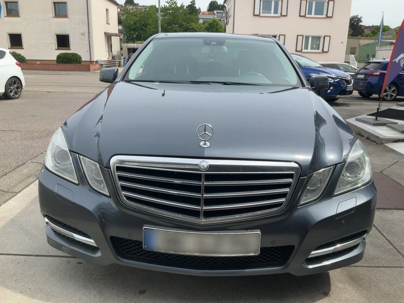 Mercedes-Benz E-Klasse E 220 CDI BlueEfficiency Avantgarde 2011