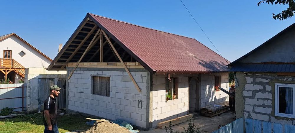 Executam acoperișuri reparații de urgenta orice fel de lucrări