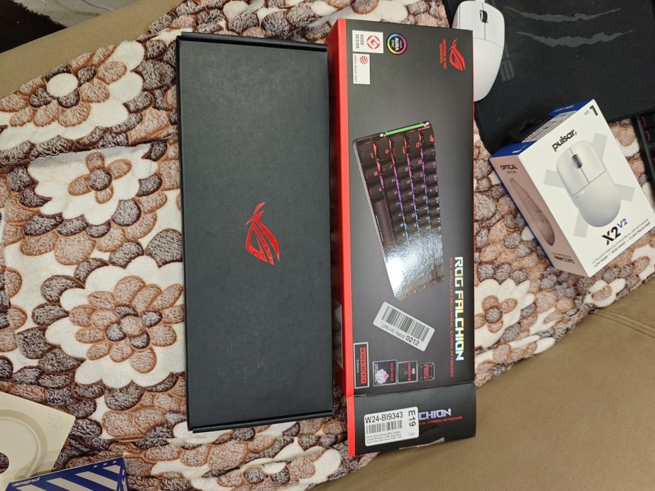 Геймърска клавиатура Asus ROG Falchion