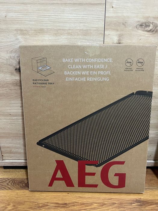 Тава AEG Easy2Clean 46.3см х 38.5см ЧИСТО НОВА