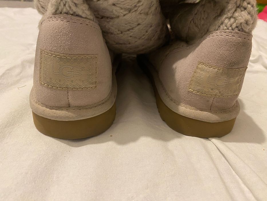 Ugg crem până la genunchi