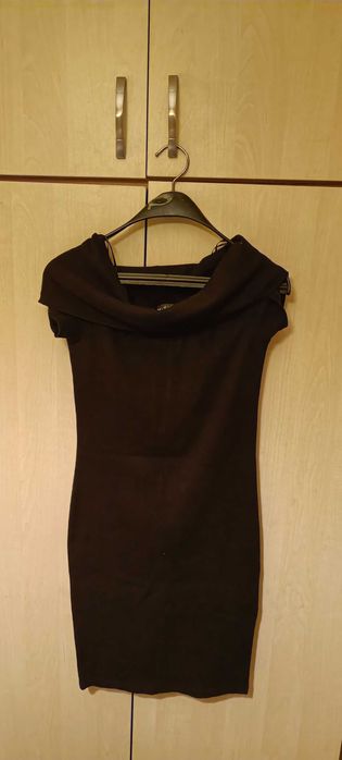 Дамски рокли с къс рък