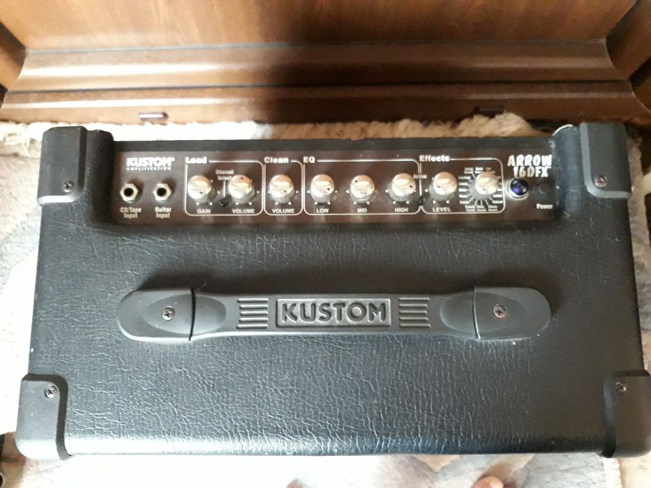 Stații chitară KUSTOM ARROW 16DFX, C.GIANT M-20 și JIM HARLEY "Max Ten
