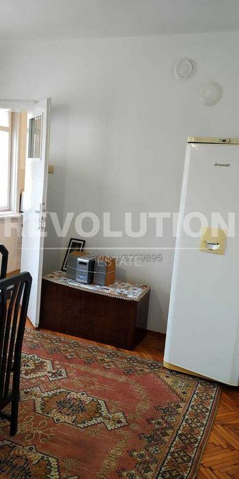 Дава се под наем Четиристаен апартамент в Варна, Център - 130 кв.м за 612 € - Снимка #4
