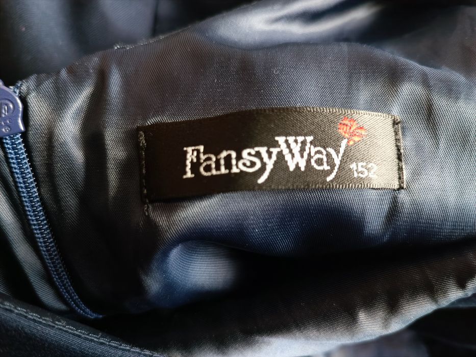 Продам школьный сарафан