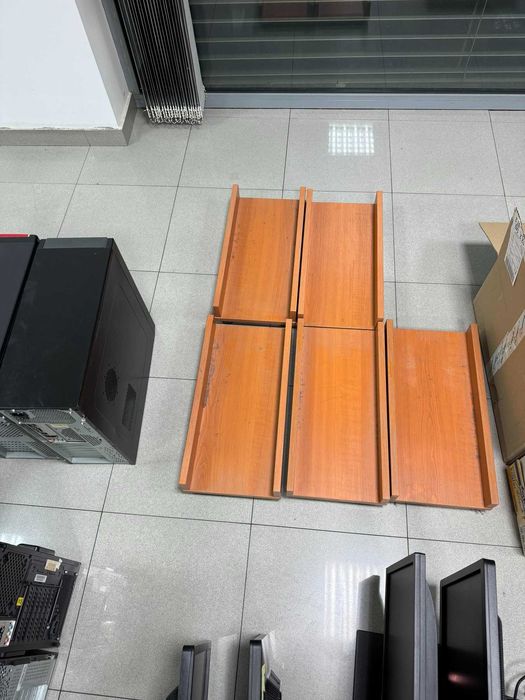 Офисни мебели - Бюра + контейнери + подложки за компютри