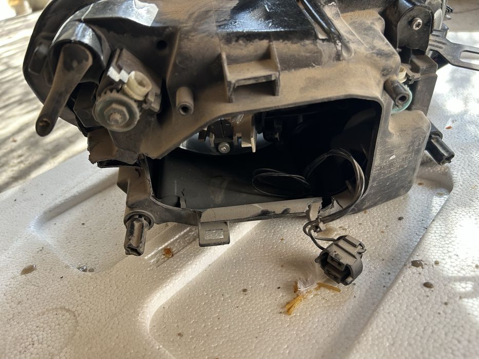 Фары передние туарег 2010