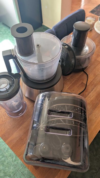 Кухненски робот Philips HR7778/00 (7000 Series) — 1300W, пълен комплект