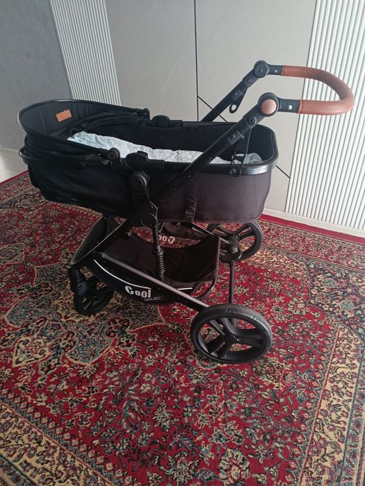 Срочно продам детскую коляску