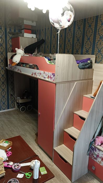 Продам кровать для девочки