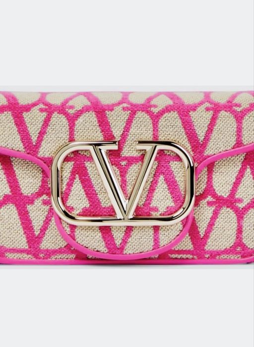 VALENTINO GARAVANI Оригинална Чанта, купена 4620лв, продава се 2069лв