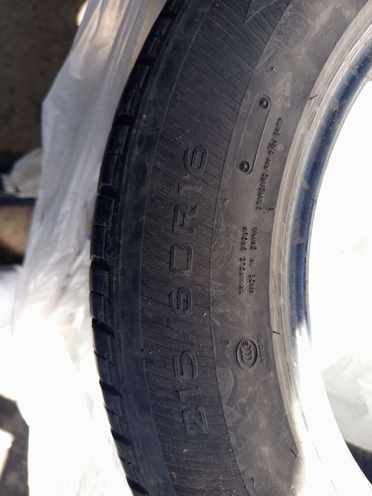 Продам летние шины 215)60/16