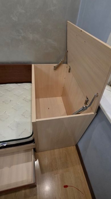 Спальный гарнитур