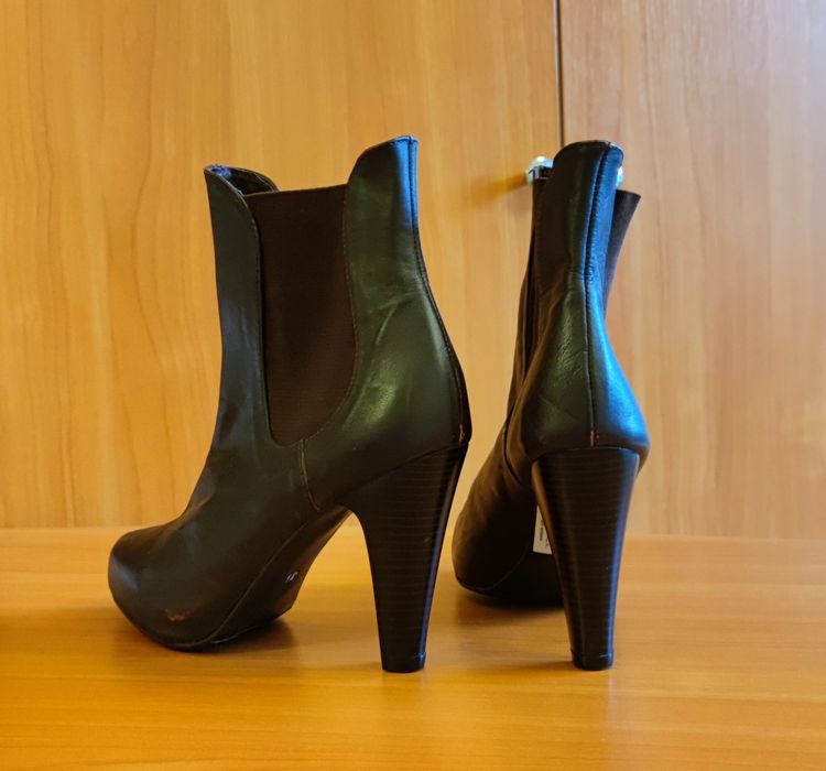 Кожени токчета с ластик номер 36