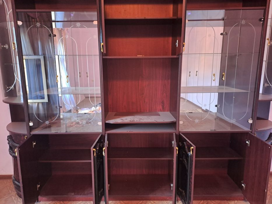 Stenka mebel sotiladi