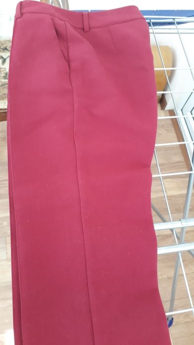 Пиджак черный и брюки классика.