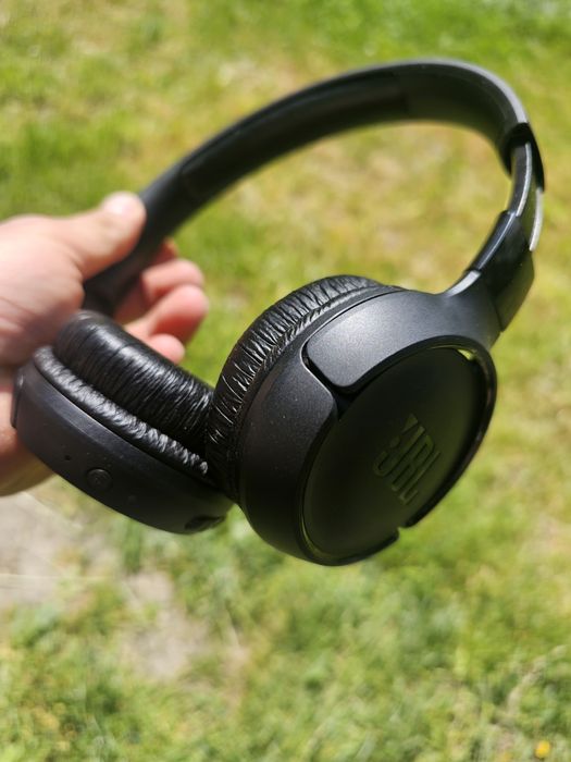 Vând căști Jbl pure bass black