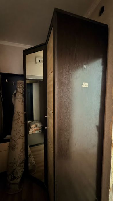 Угловой вместительный шкаф