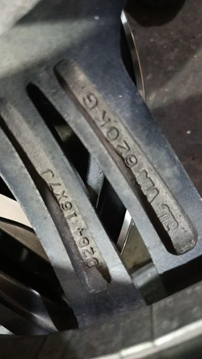 БМВ на 16 крепеж 5*120