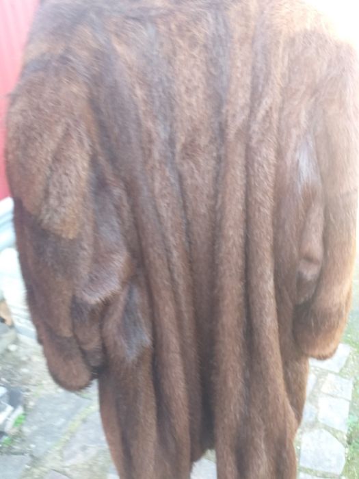 Vînd blană de nutrie