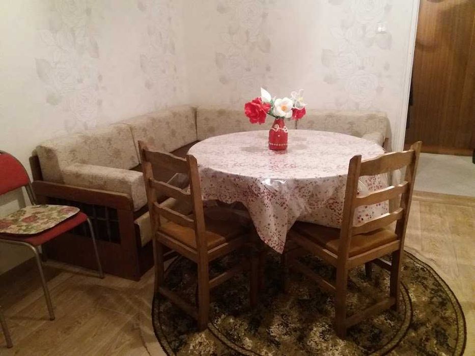 Дава се под наем Четиристаен апартамент в Хасково, Център - 120 кв.м за 278.97 € - Снимка #1