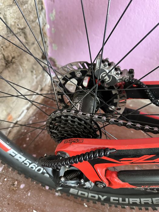 Yt Tues 2016 marime M