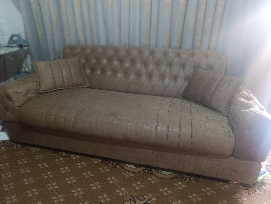 Ofis uchun mebel divan