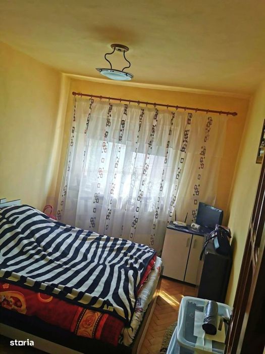 Apartament 3 camere Str. Aleea Florilor