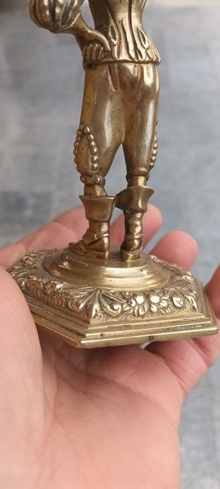 Statuie veche din Bronz