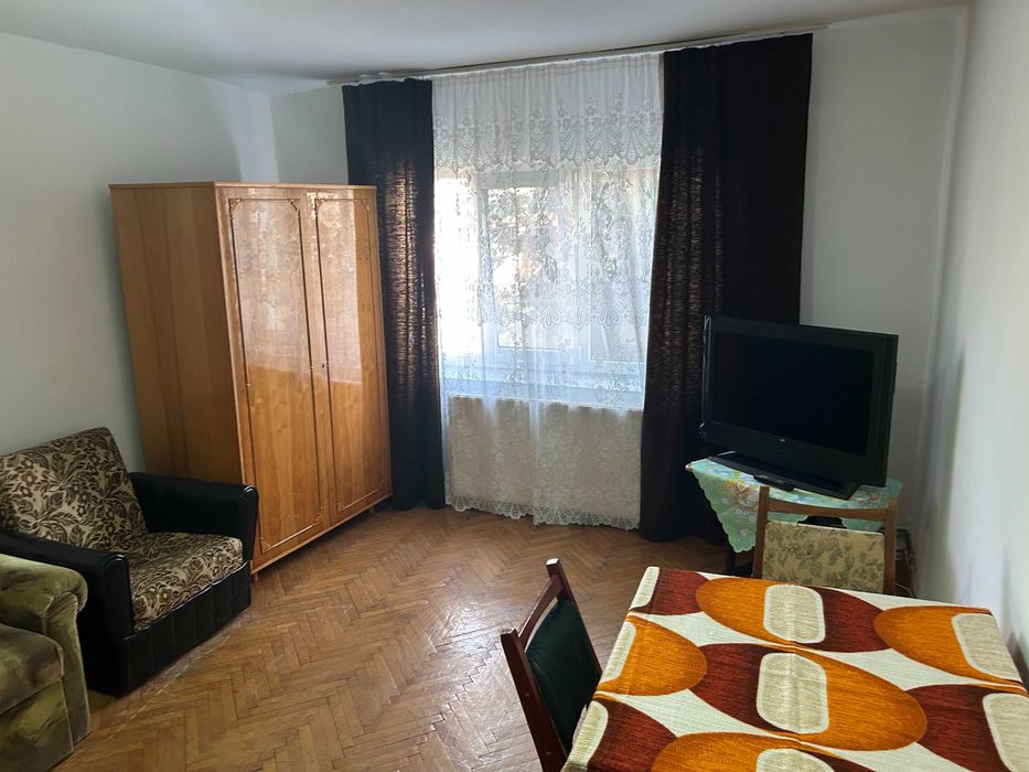 Apartament 2 camere decomandat de inchiriat str.lt calin bistrita