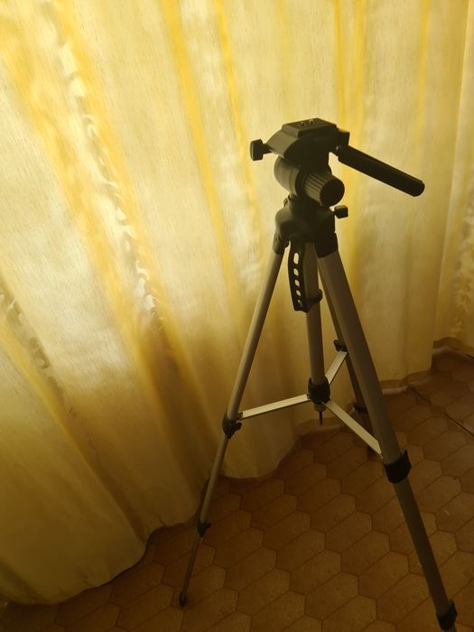 Продам Штатив Continent C1