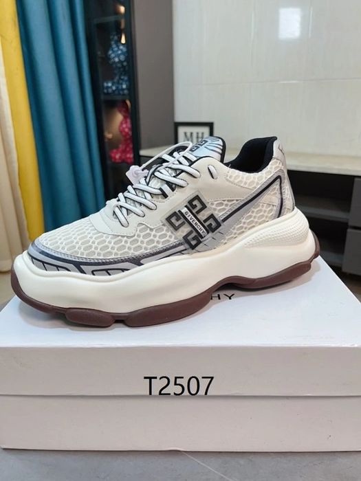Gvnchy G4 "White Black Pattern"